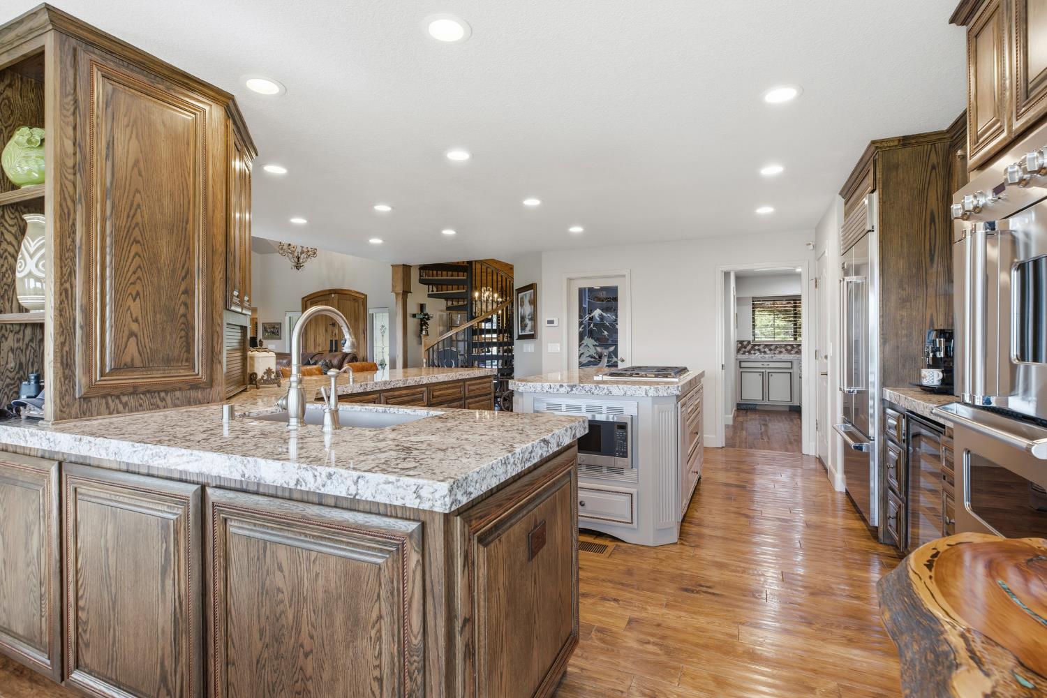9000 Oak View Dr, Oakdale, CA, 95361, USA, 3 Bedrooms Bedrooms, ,4 BathroomsBathrooms,Residential,Active,9000 Oak View Dr,226038885