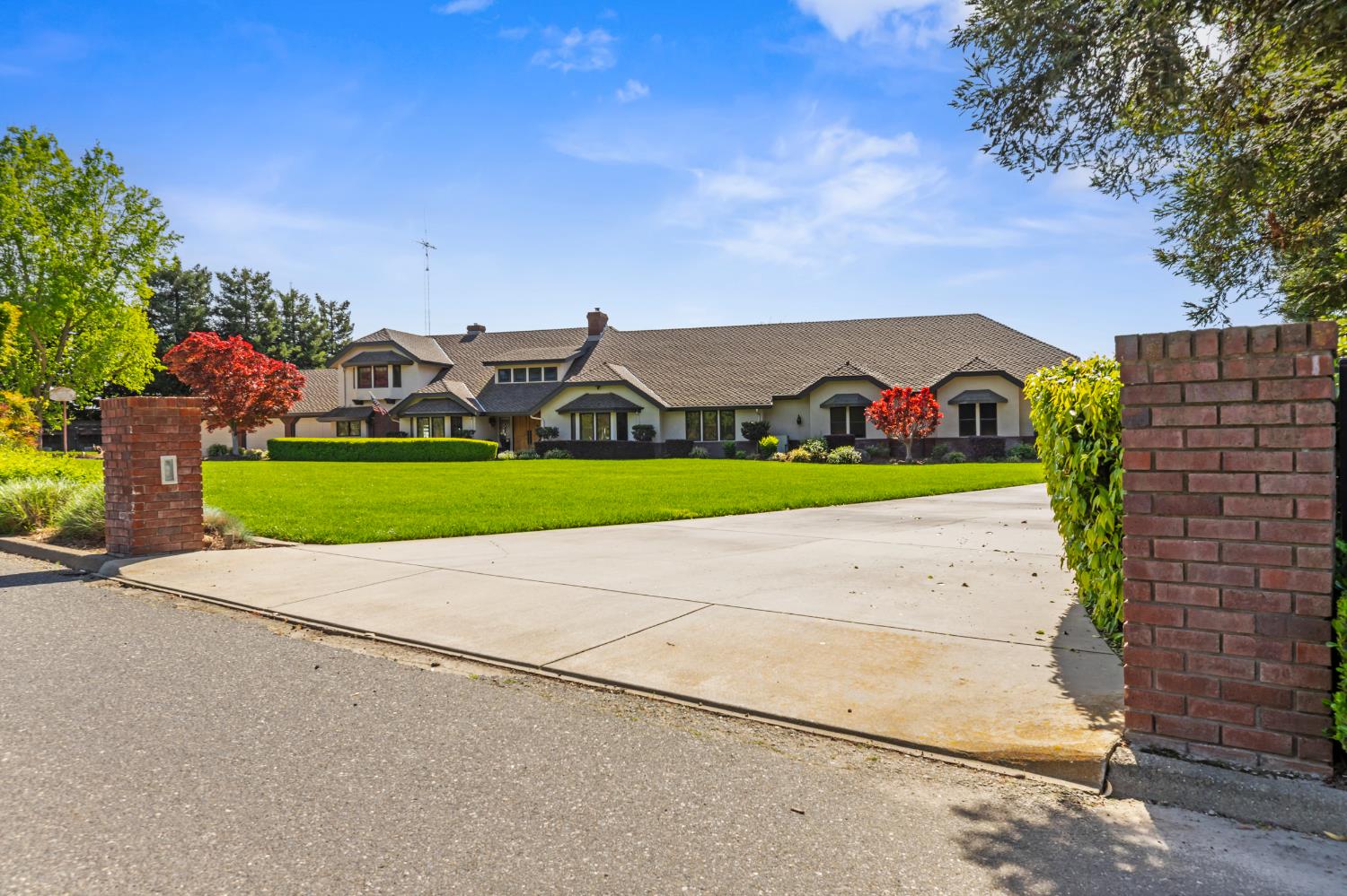 9000 Oak View Dr, Oakdale, CA, 95361, USA, 3 Bedrooms Bedrooms, ,4 BathroomsBathrooms,Residential,Active,9000 Oak View Dr,226038885