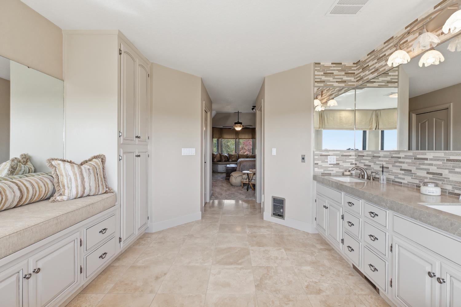 9000 Oak View Dr, Oakdale, CA, 95361, USA, 3 Bedrooms Bedrooms, ,4 BathroomsBathrooms,Residential,Active,9000 Oak View Dr,226038885