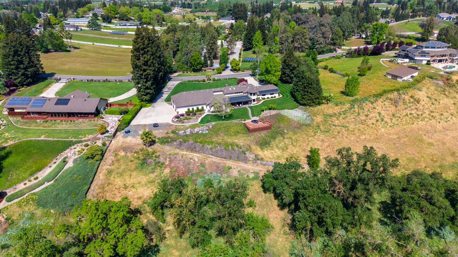 9000 Oak View Dr, Oakdale, CA, 95361, USA, 3 Bedrooms Bedrooms, ,4 BathroomsBathrooms,Residential,Active,9000 Oak View Dr,226038885
