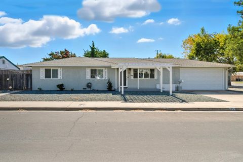 301 E North Street Oakdale CA 95361