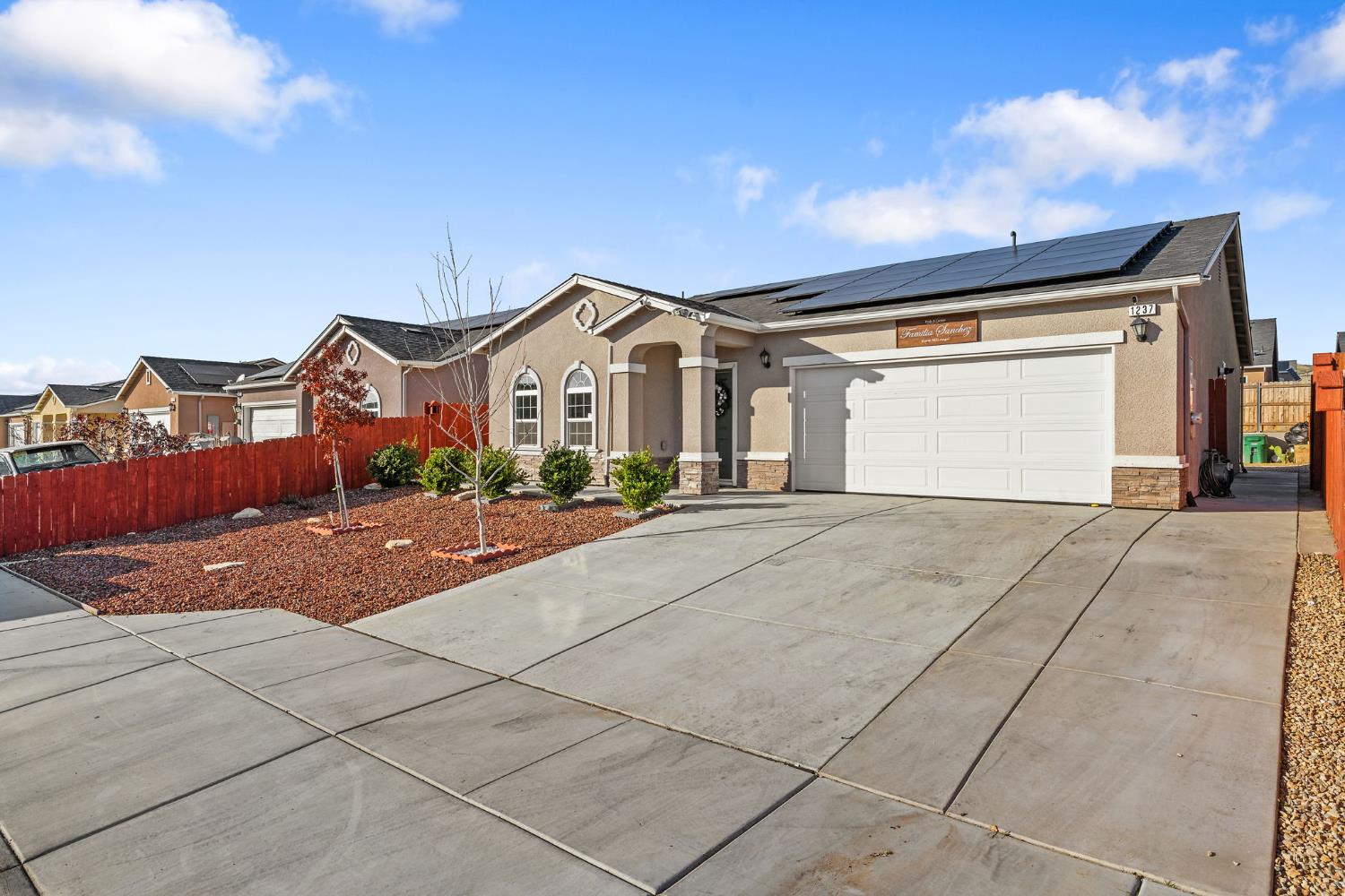 1237 E Orange Street