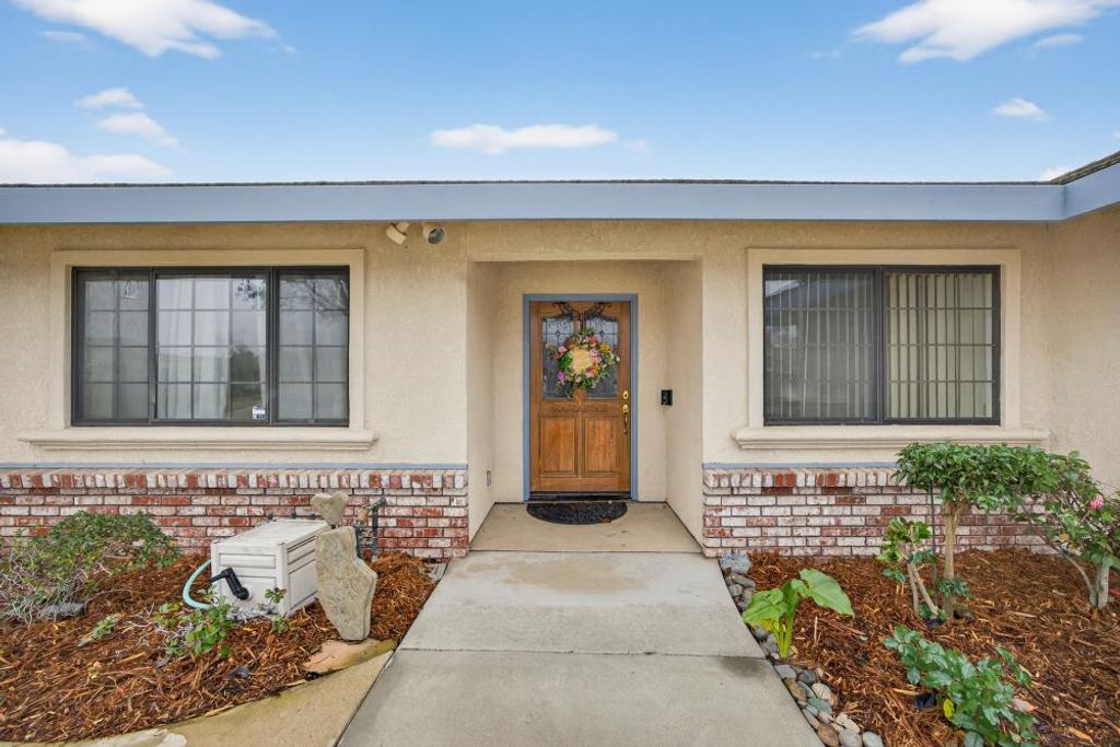 Photo of 740 Lake Canyon Avenue, Galt, CA 95632 (MLS # 226006149)