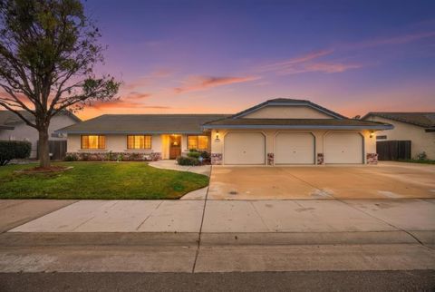 740 Lake Canyon Avenue Galt CA 95632