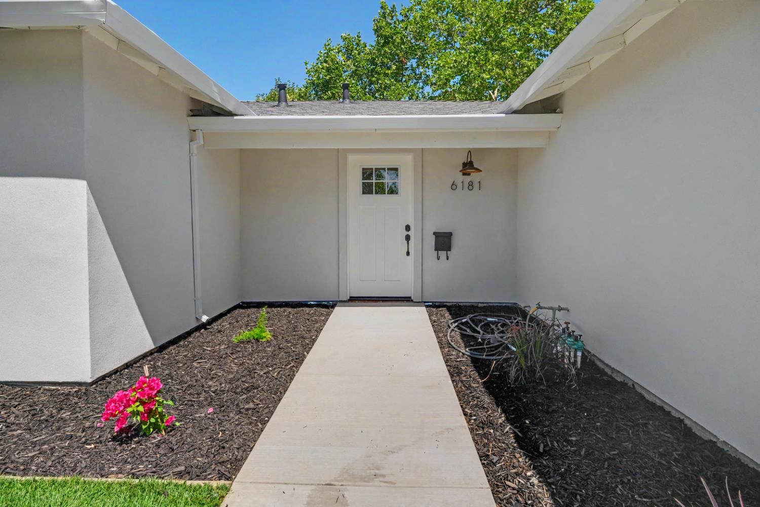 6181 Jack London Circle