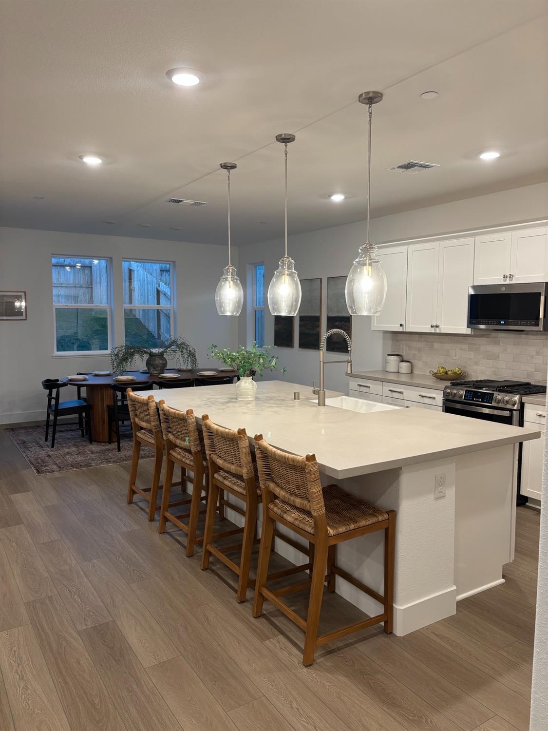 2928 Knightsbridge Lane