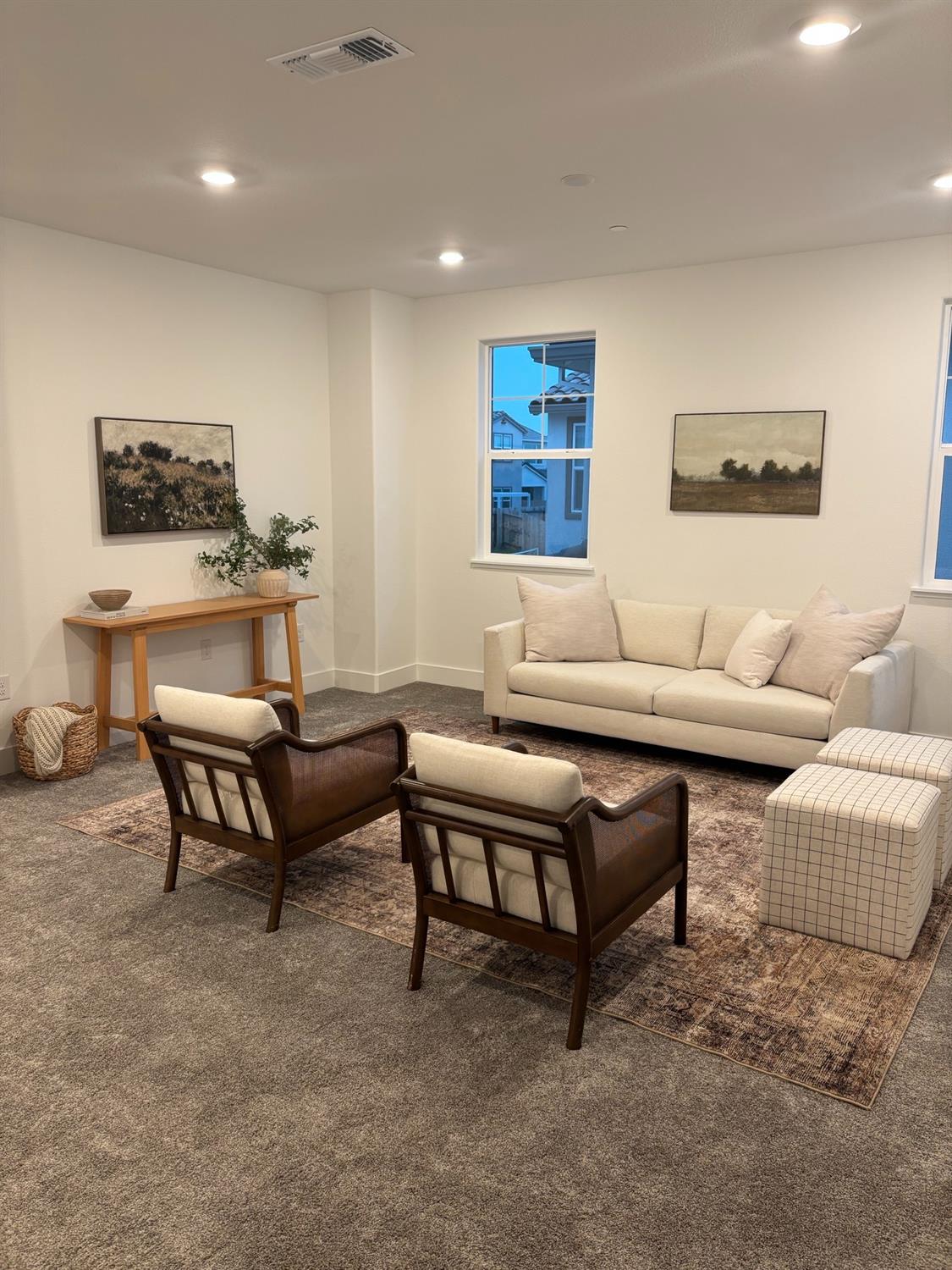 2928 Knightsbridge Lane