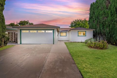 1461 Oak Court Tracy CA 95376