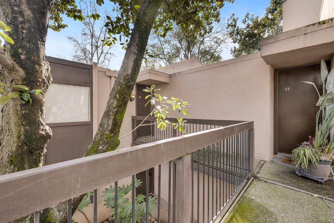 2236 Woodside Lane 16