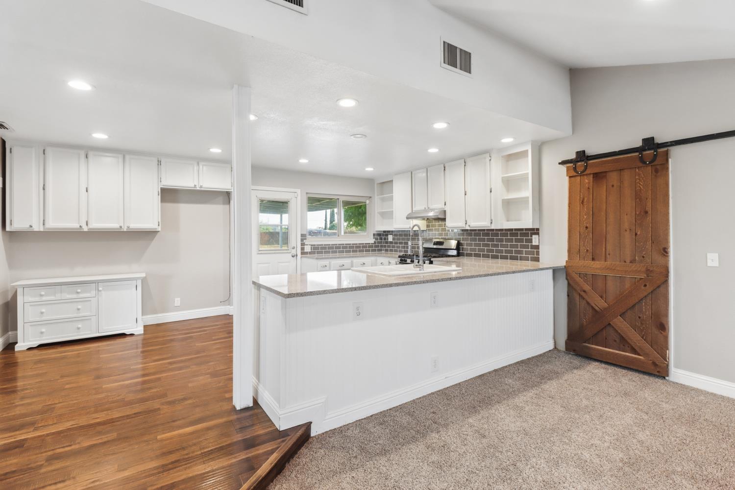 1404 Butterfly Lane