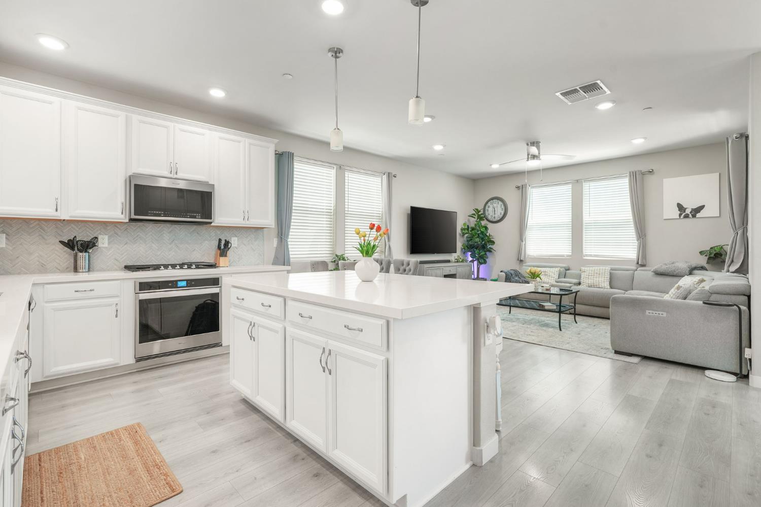 2833 Wheat Grass Street