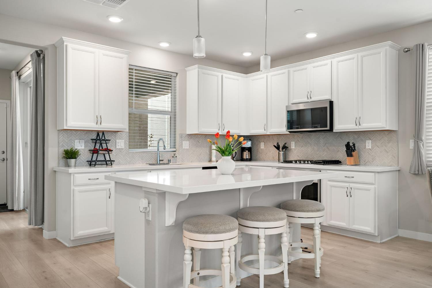 2833 Wheat Grass Street