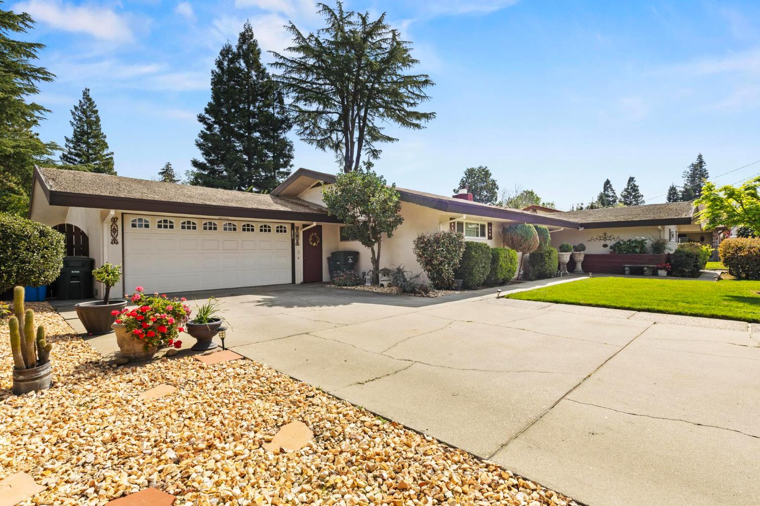 1222 Hillcrest Avenue