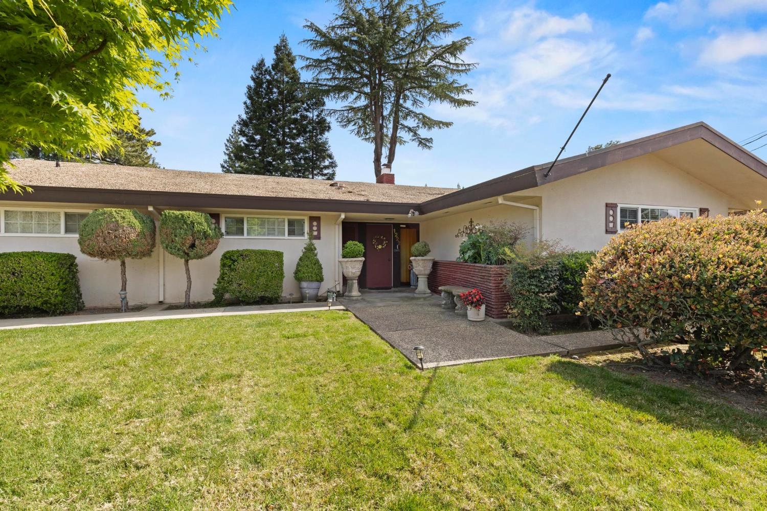 1222 Hillcrest Avenue