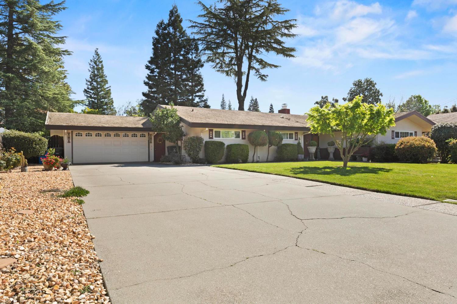 1222 Hillcrest Avenue