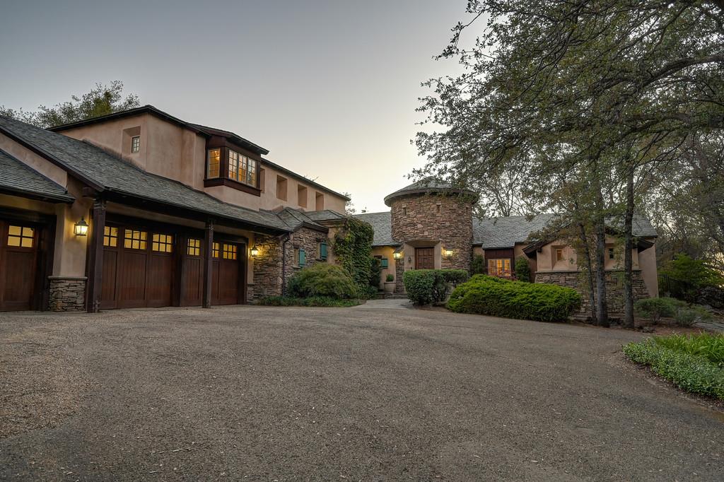 4501 Lake Forest Drive