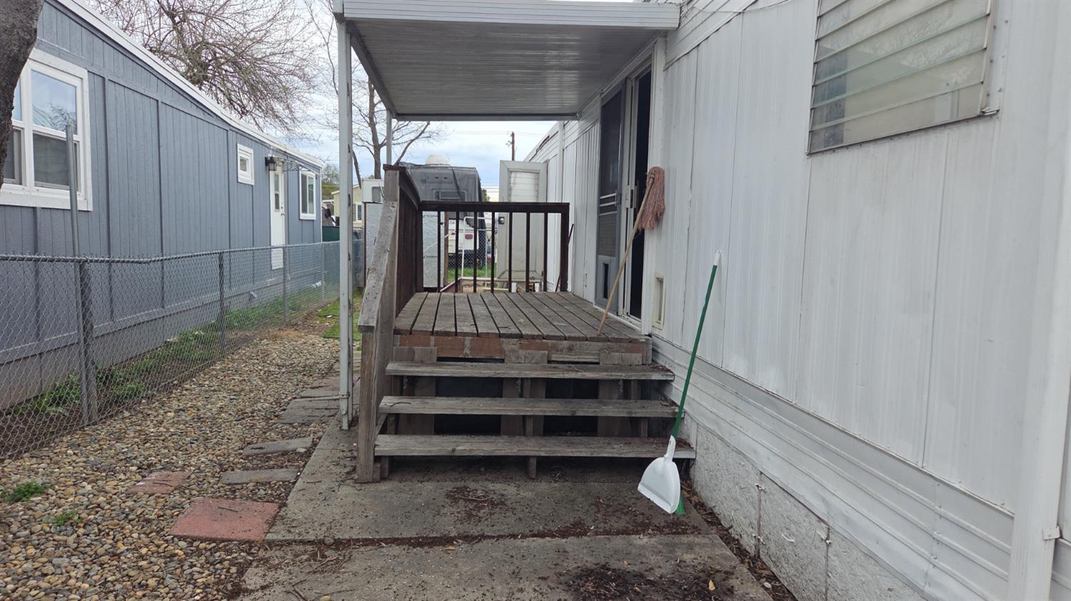 5050 Roseville Road 6-10