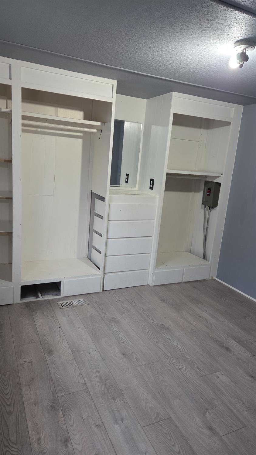 5050 Roseville Road 6-10