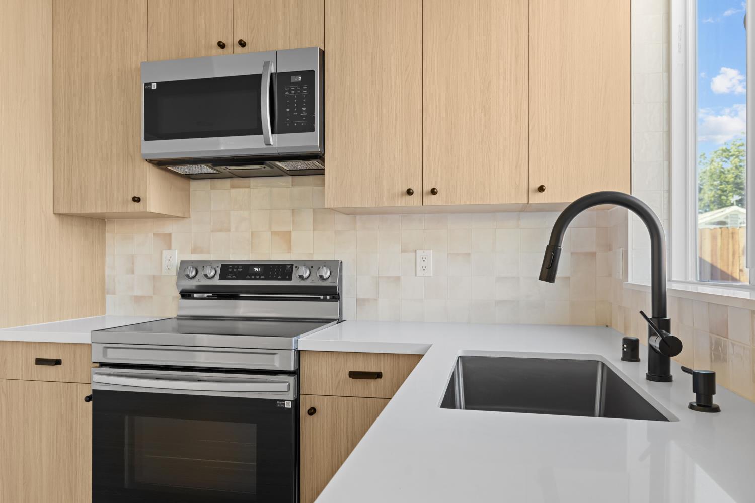 4401 El Camino Avenue