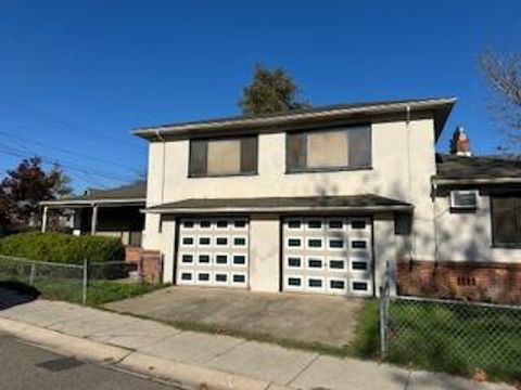 4025 Y Street Sacramento CA 95817