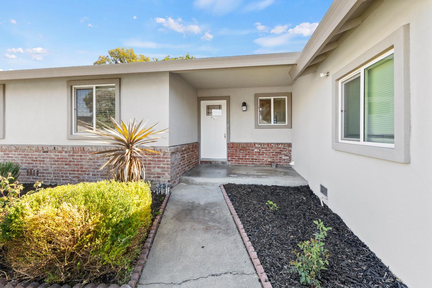 2130 Aaron Way