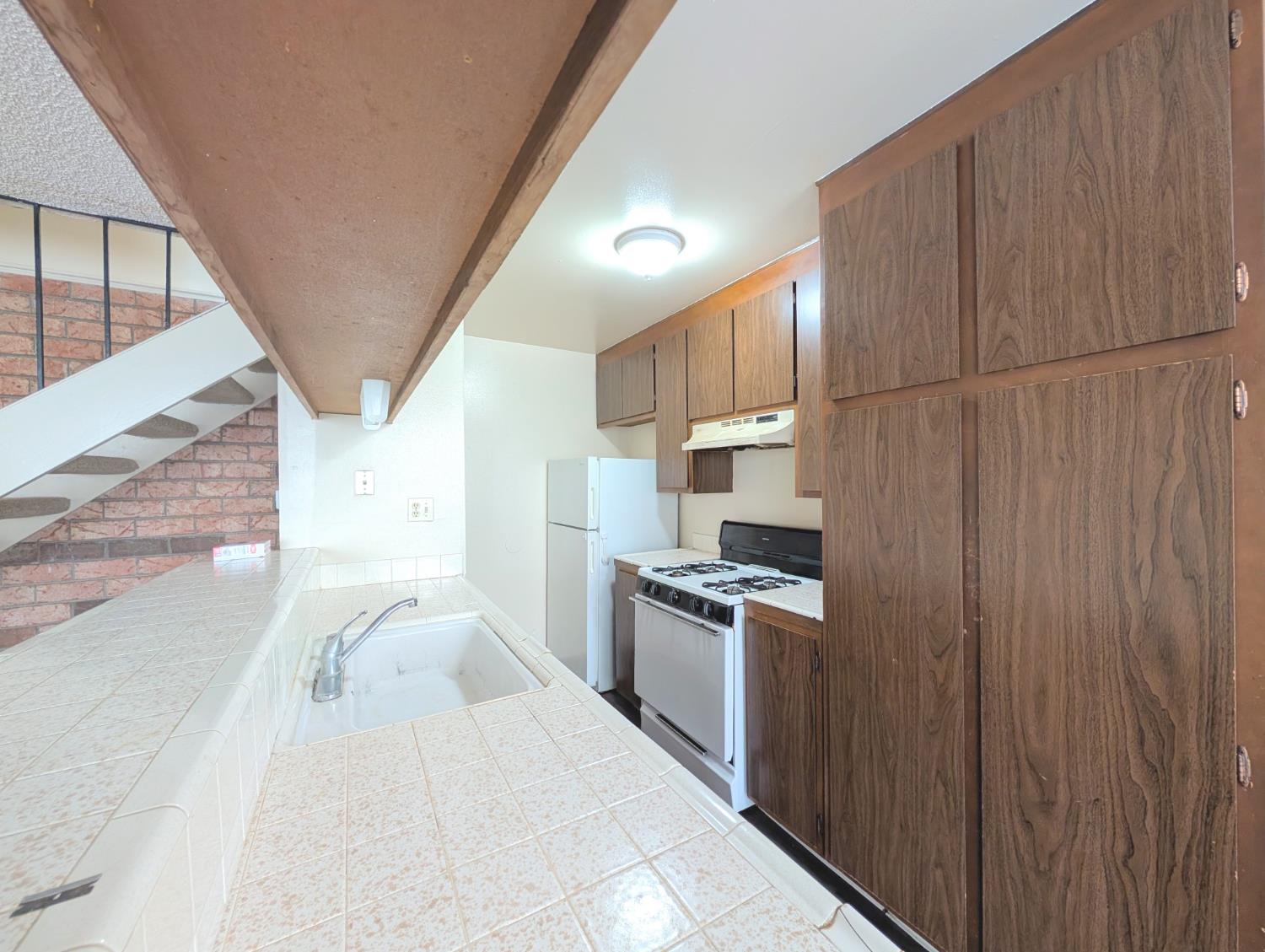 6225 Longford Drive 3