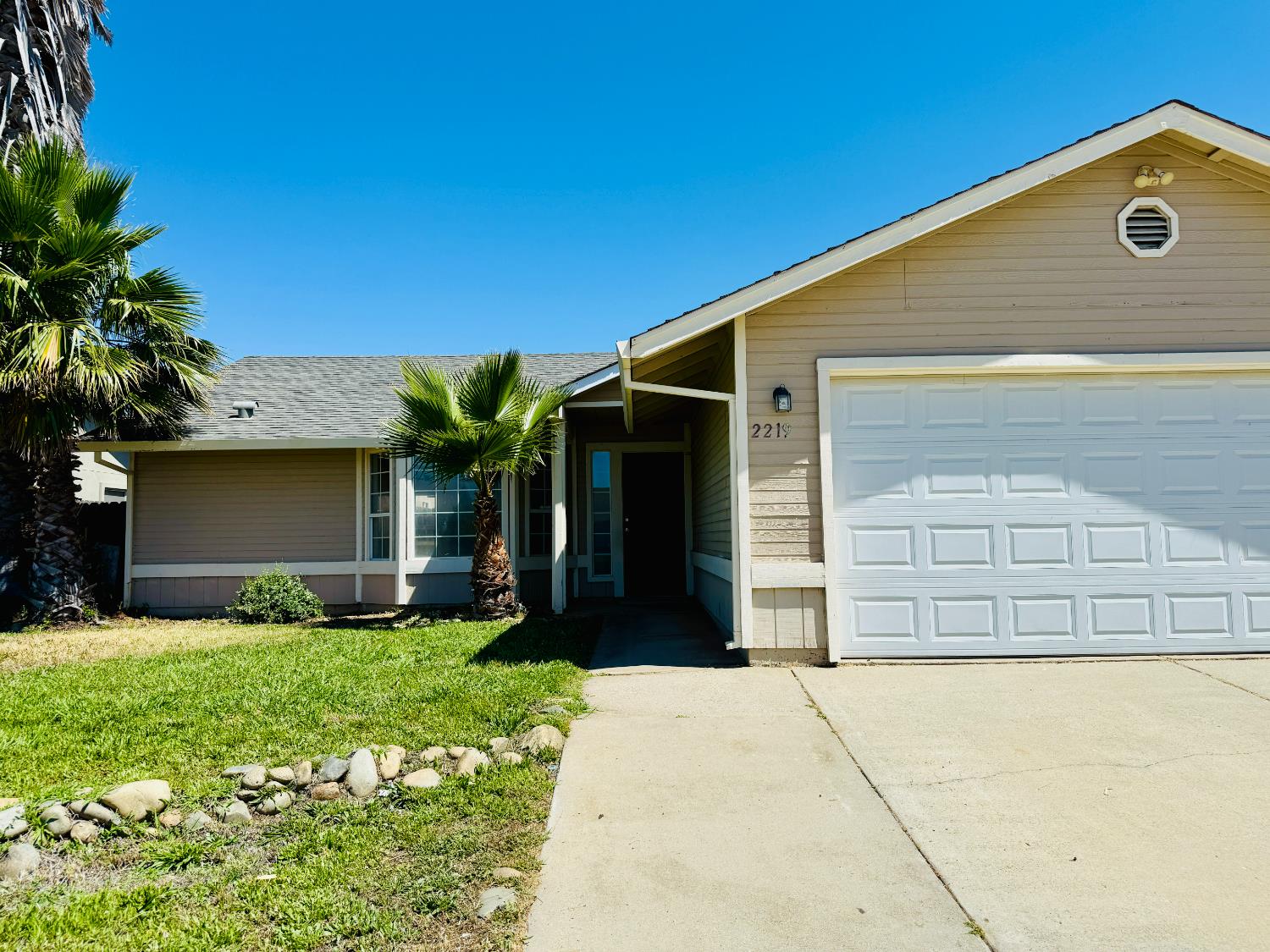 2219 Cecilia Way