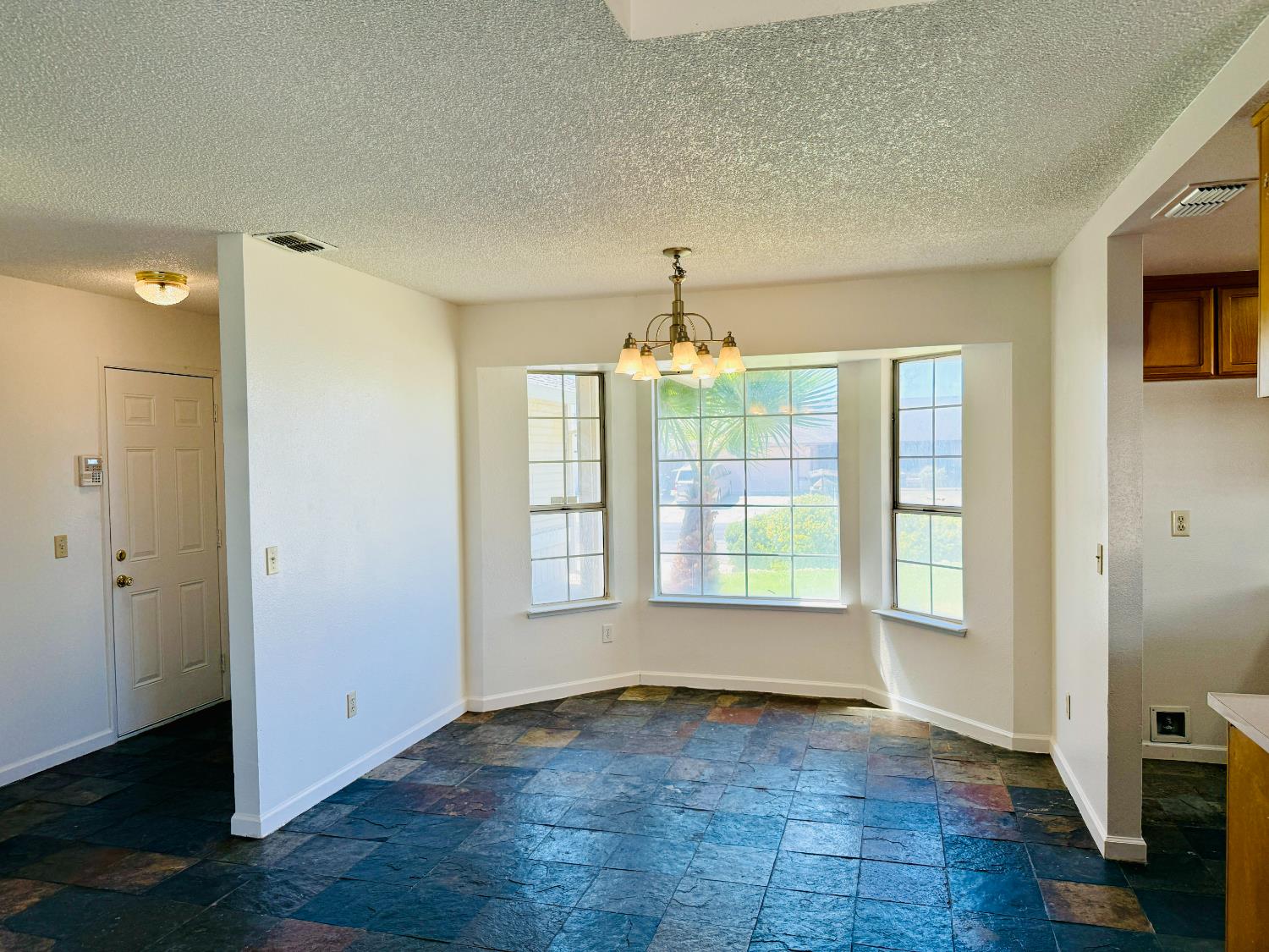 2219 Cecilia Way