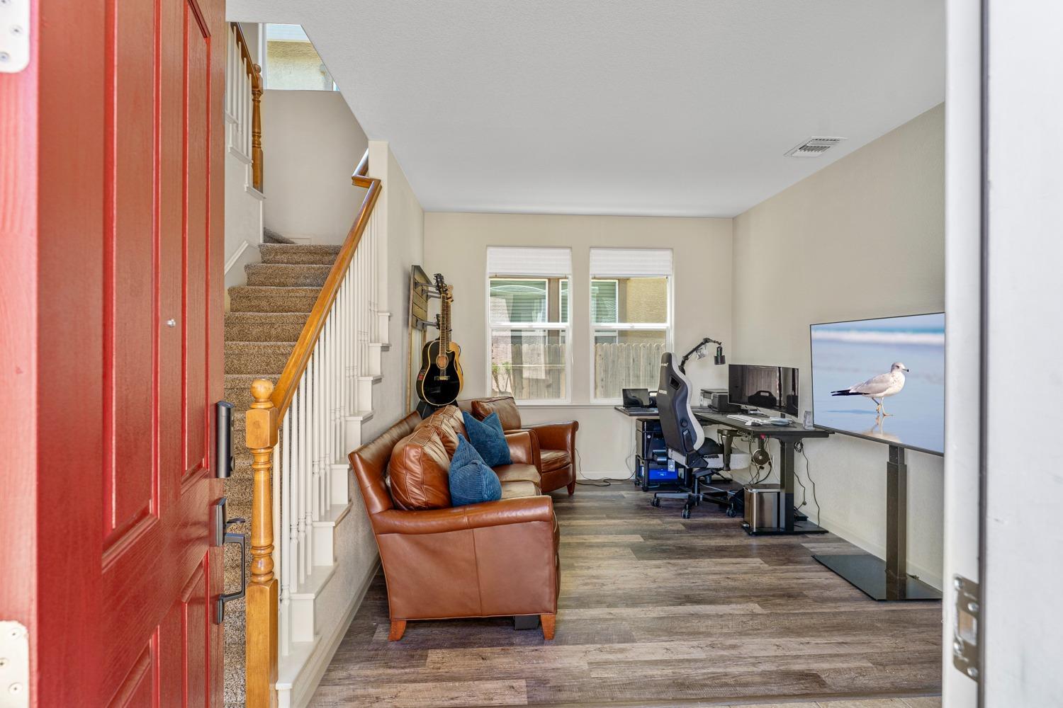 1869 Mammoth Way