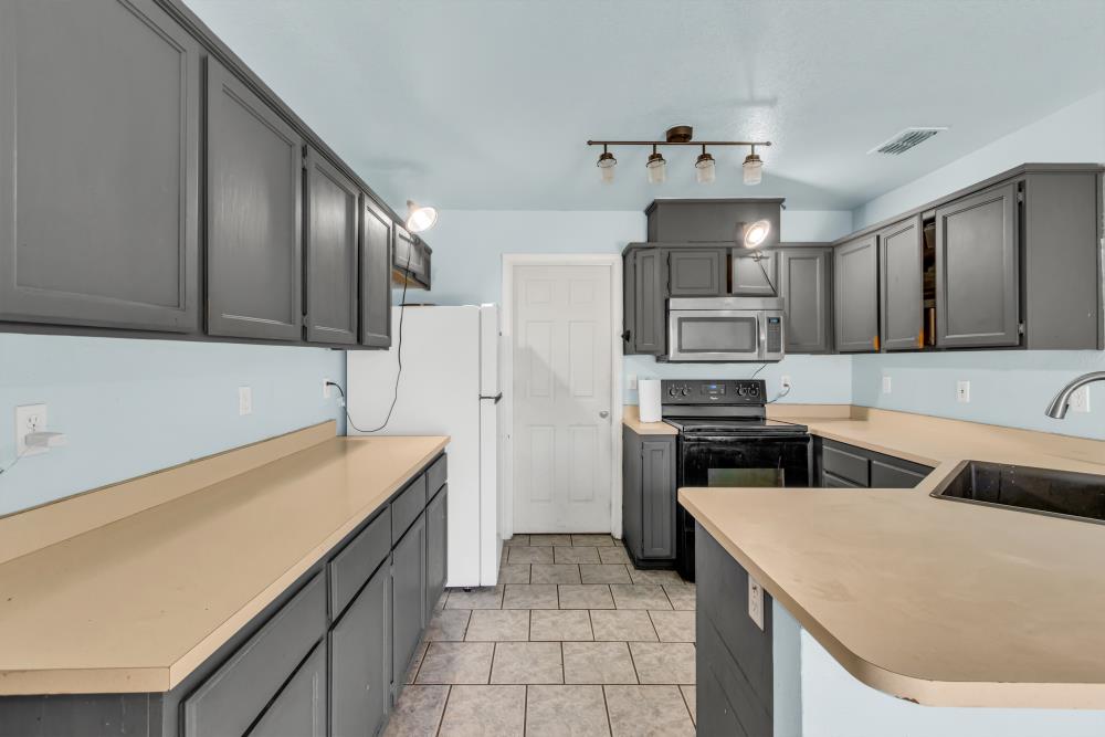 1718 Wildflower Circle