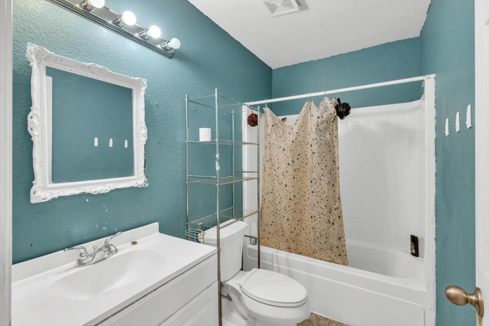 1718 Wildflower Circle