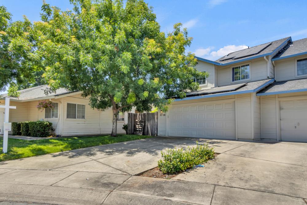 1718 Wildflower Circle