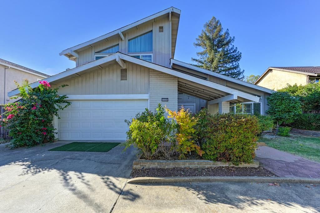 Photo of 9348 Blue Oak Drive, Orangevale, CA 95662 (MLS # 225141118)