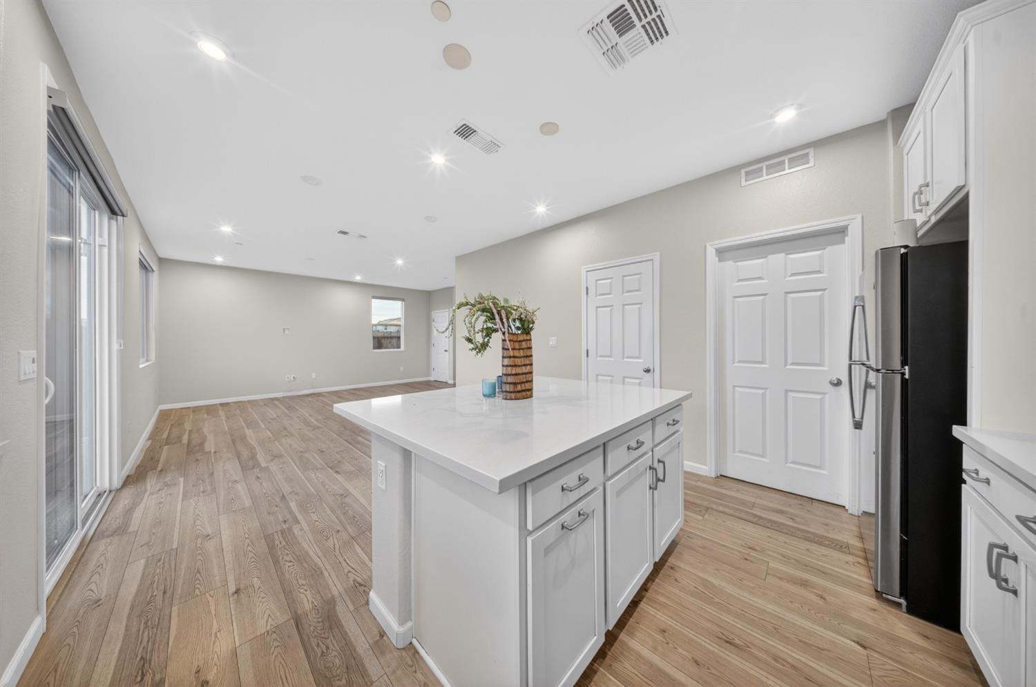9476 Del Seis Drive