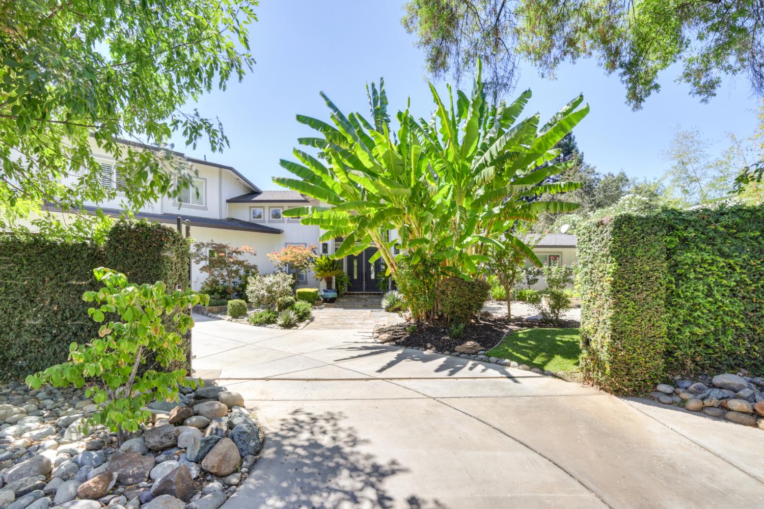 931 Saverien Drive
