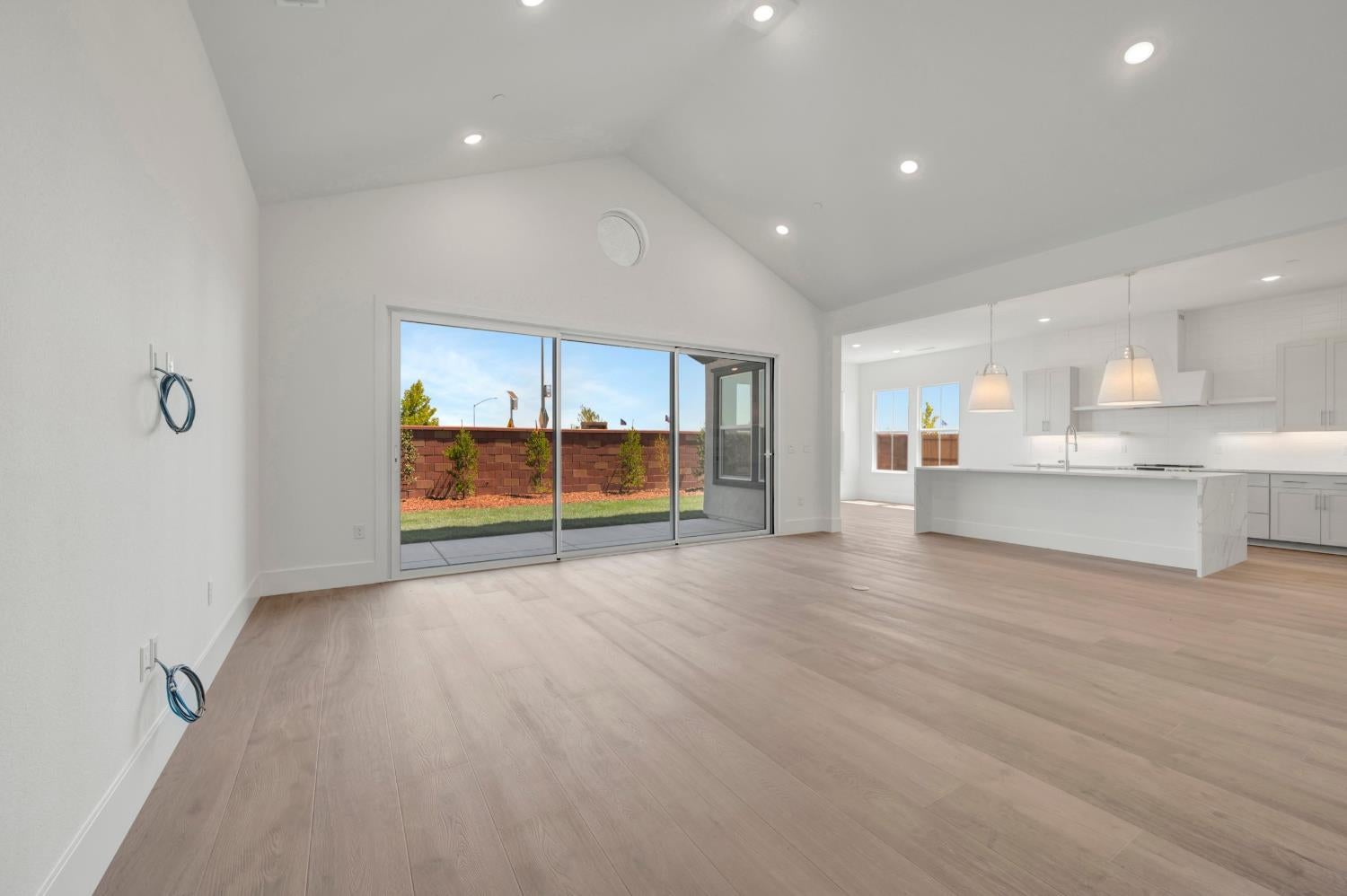 4302 Hooded Crow Circle