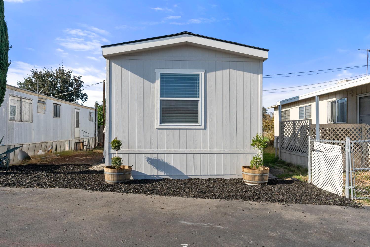 3707 Farmington Road 7