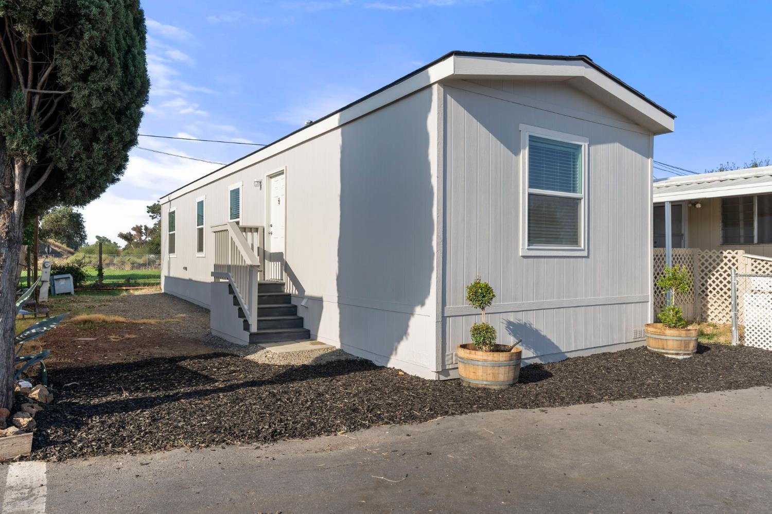 3707 Farmington Road 7