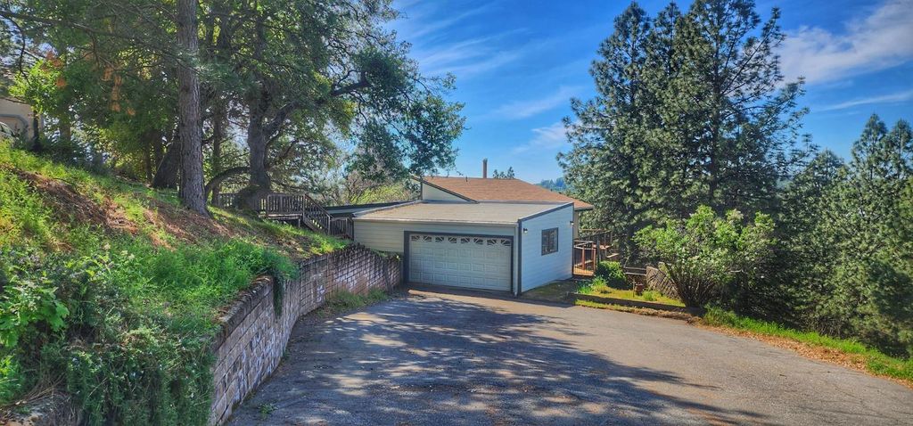 Photo of 2410 Willow Creek Court, Cool, CA 95614 (MLS # 226031897)