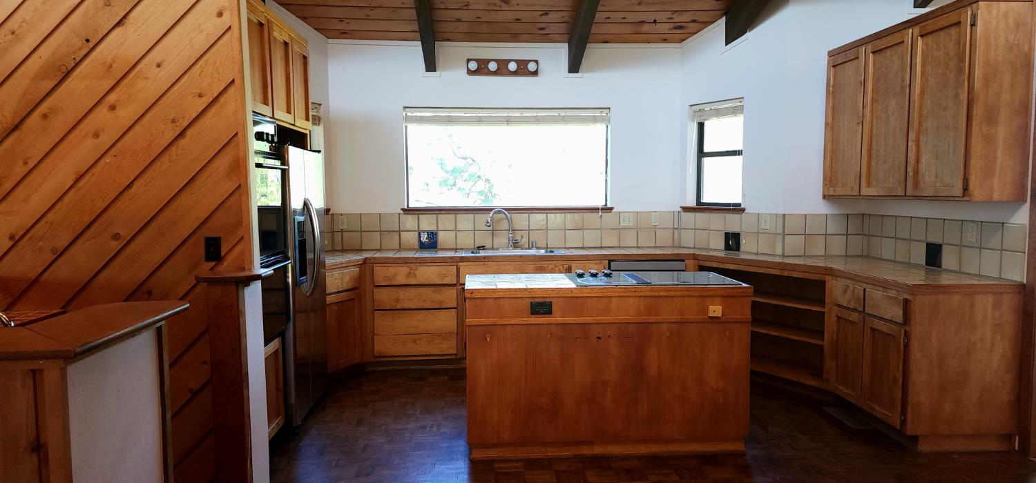 2410 Willow Creek Court