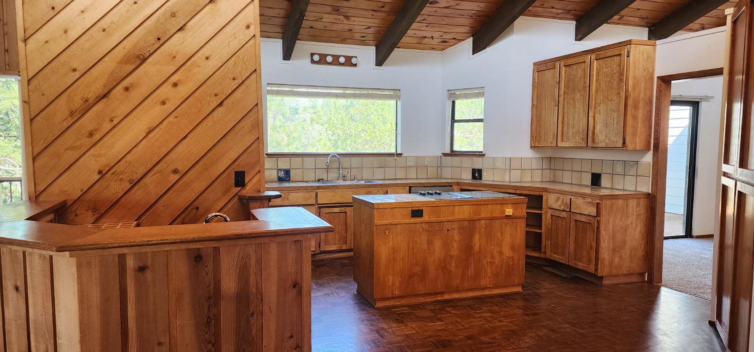 2410 Willow Creek Court