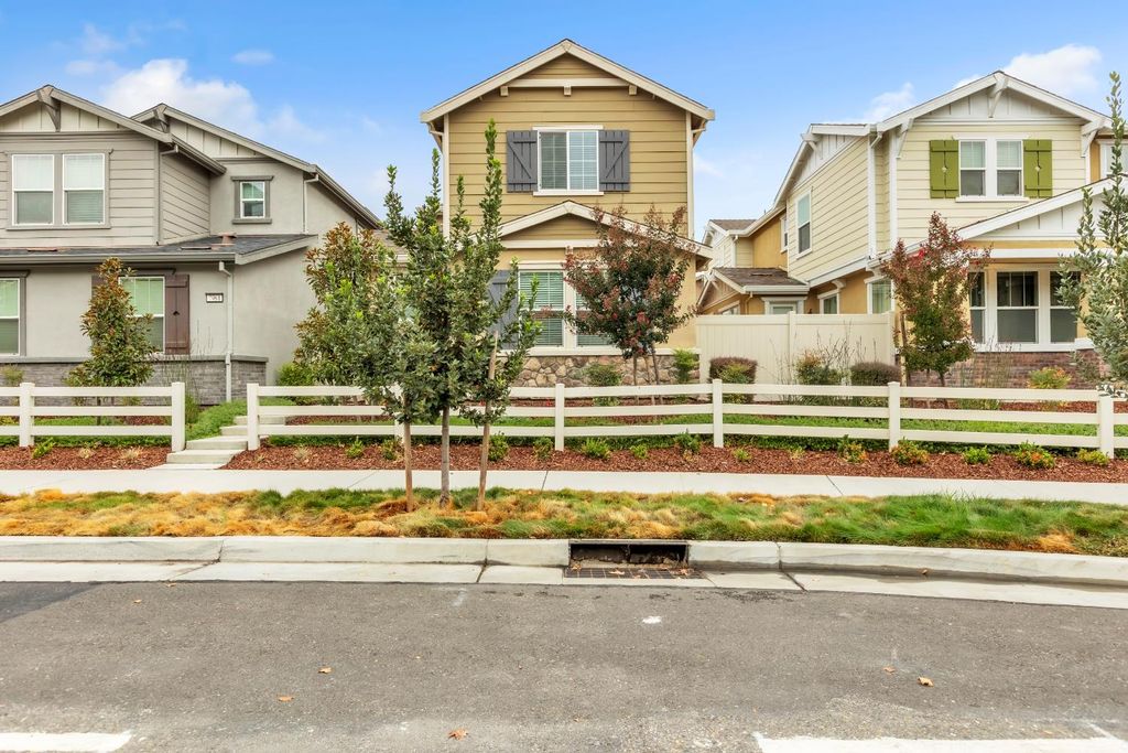 Photo of 7963 Arcadia Drive, Citrus Heights, CA 95610 (MLS # 225129248)