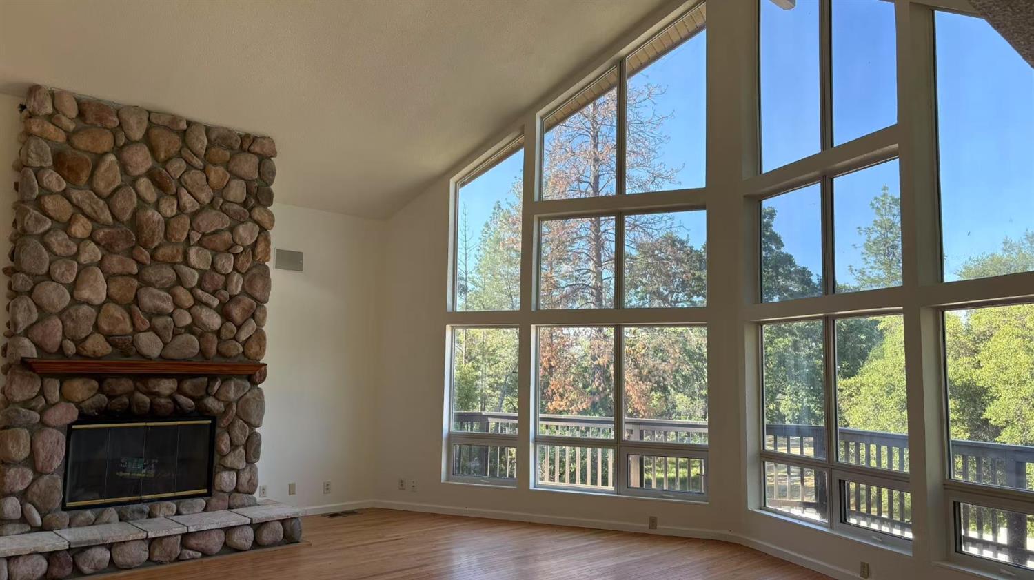 Somerset, California 95684, United States, 2 Bedrooms Bedrooms, ,3 BathroomsBathrooms,Residential,Active,155406