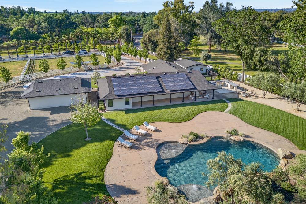 4305 Indian Creek Drive