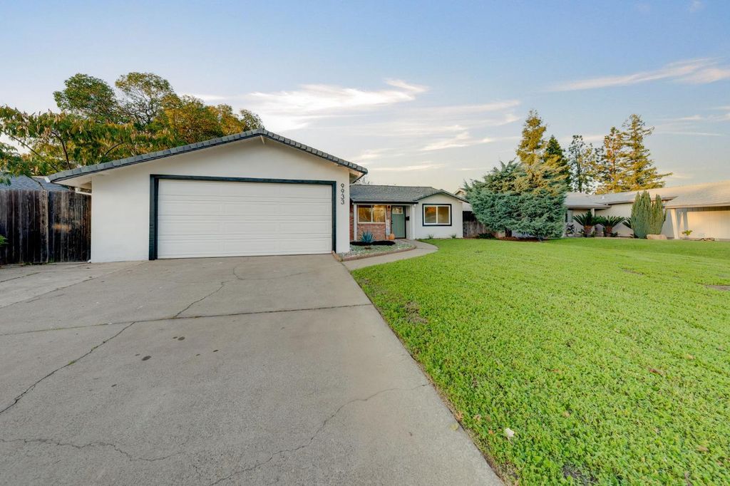 Photo of 9933 Nebula Way, Sacramento, CA 95827 (MLS # 225147331)