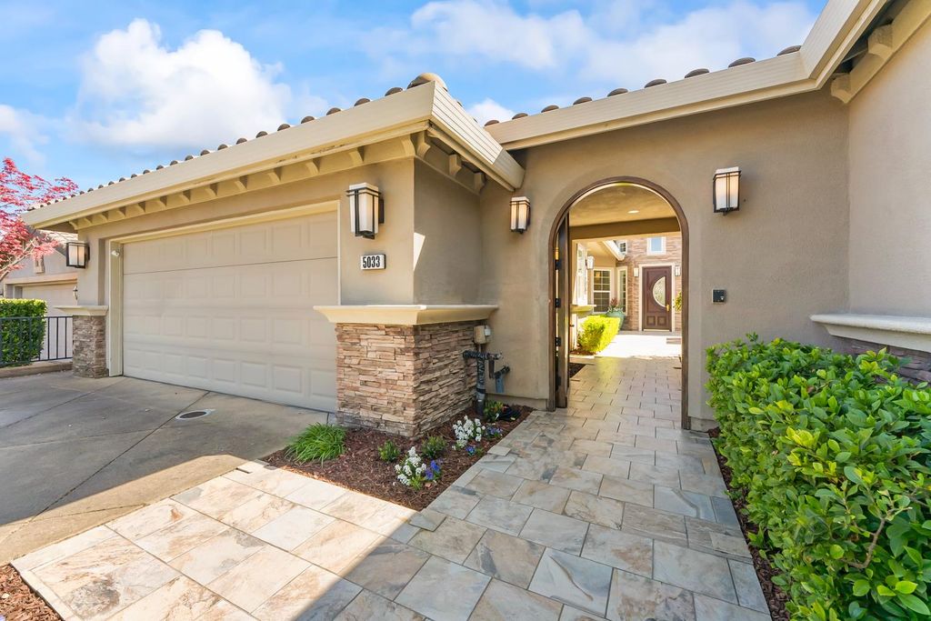 Photo of 5033 Skellig Rock Way, El Dorado Hills, CA 95762 (MLS # 226031086)