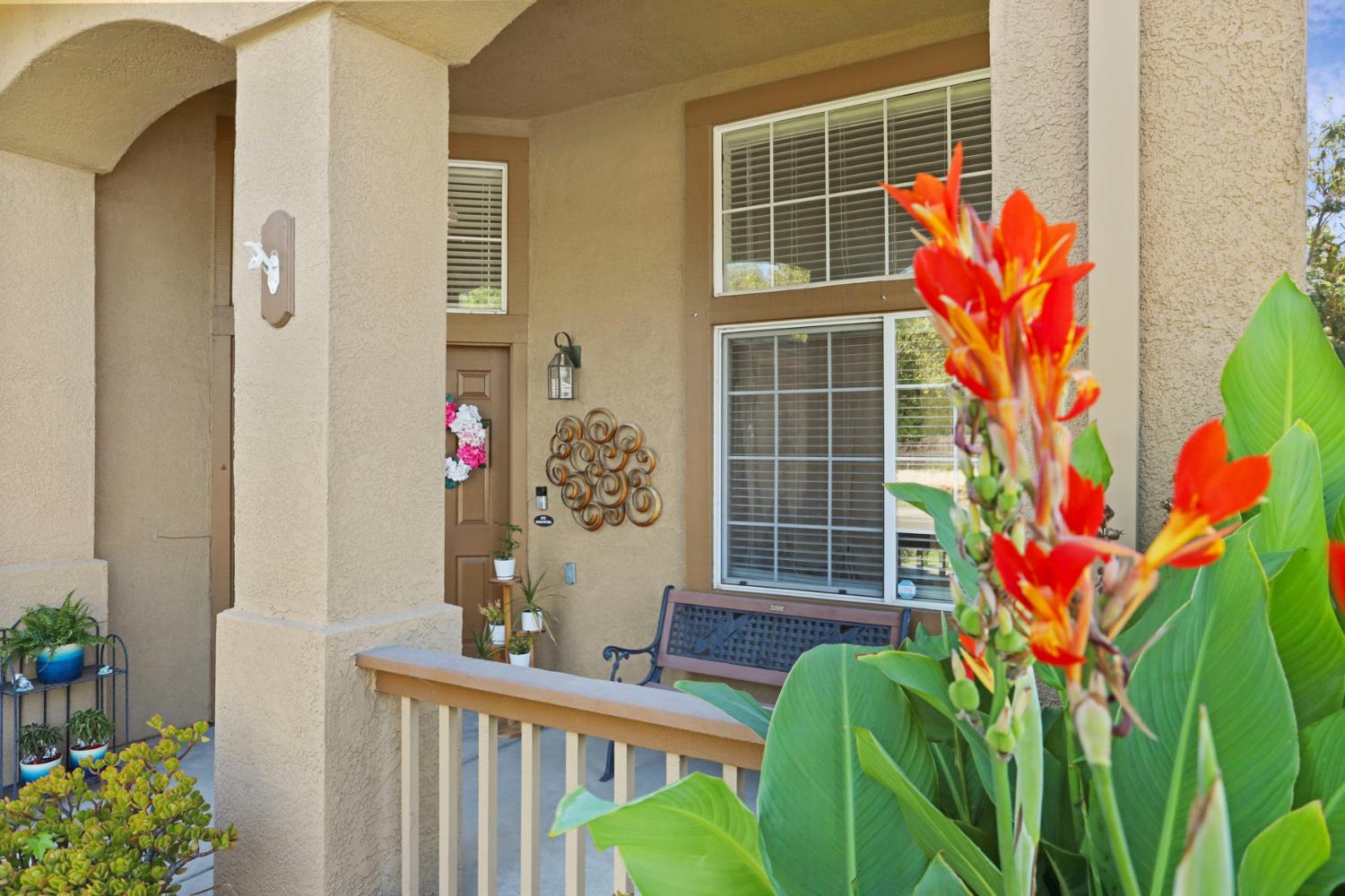 1434 Vivian Lane