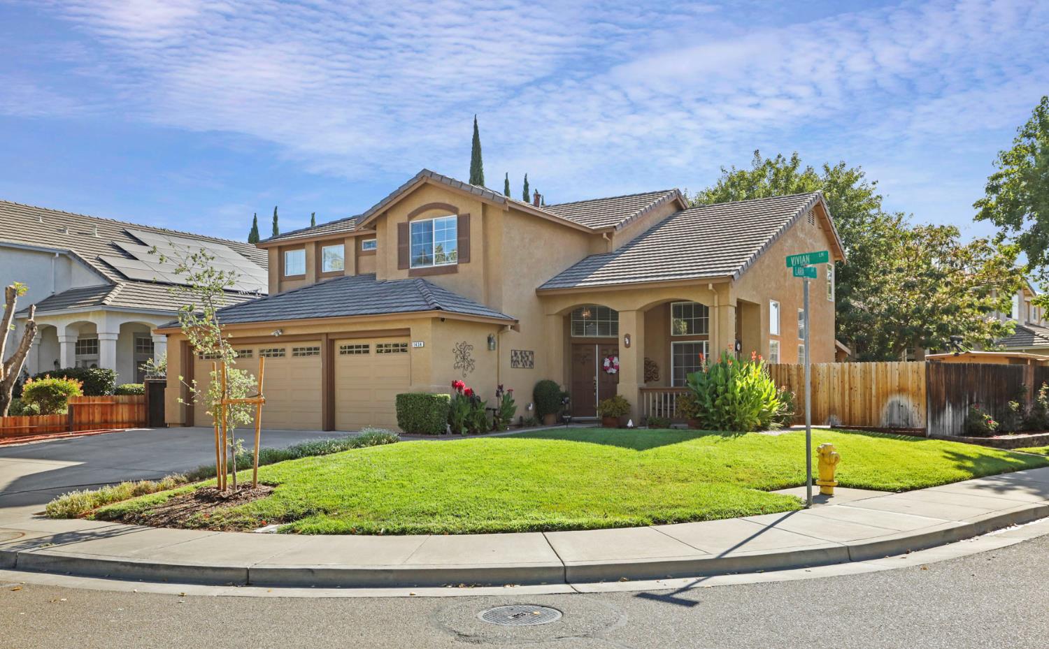 1434 Vivian Lane