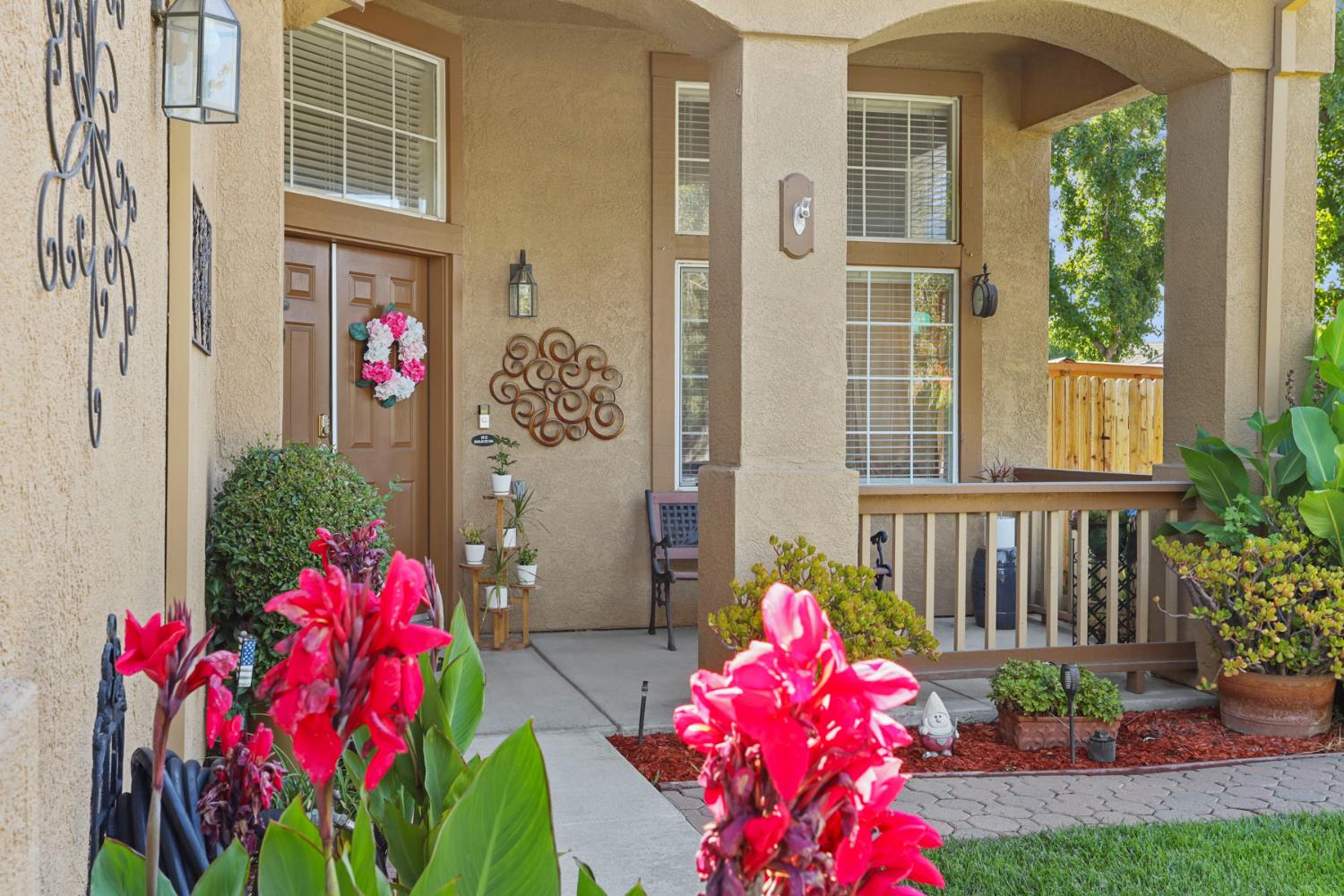 1434 Vivian Lane
