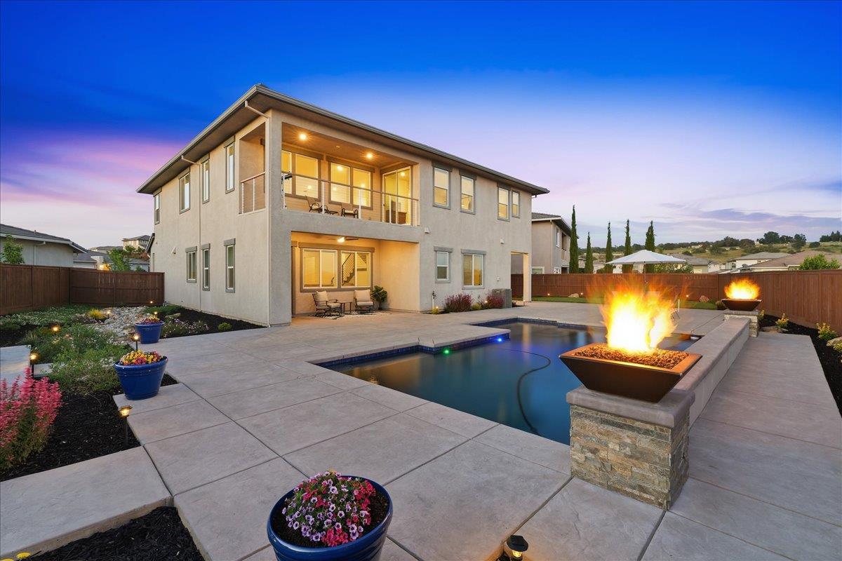 4736 Holliday Lane